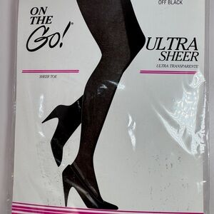 New On the Go Ultra Sheer Pantyhose XL X-large Queen Size Off Black Sheer Toe